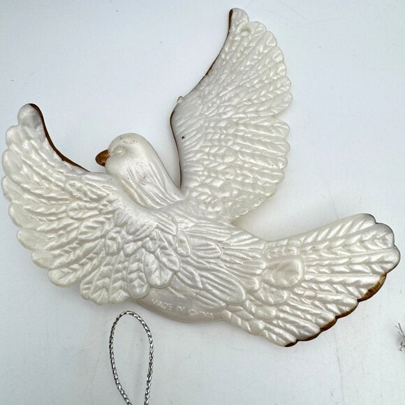 5 Pc Vintage White Opalescent Hard Plastic Turtle Dove Christmas Ornaments Vtg - Picture 7 of 10